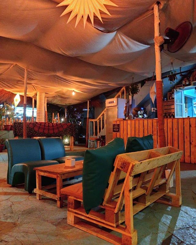 Enjoy the Nightlife of North Goa at Anjoned Cafe & Hostel